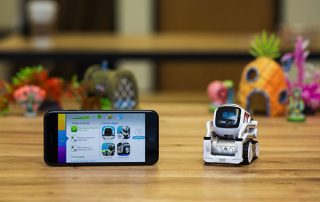 ربات با احساس کازمو - میکرو ربات کازمو - کوچکترین ربات هوشمند دنیا - وال ای - شرکت آنکی – موتور احساس در ربات کازمو Cozmo – Anki – cloud engine